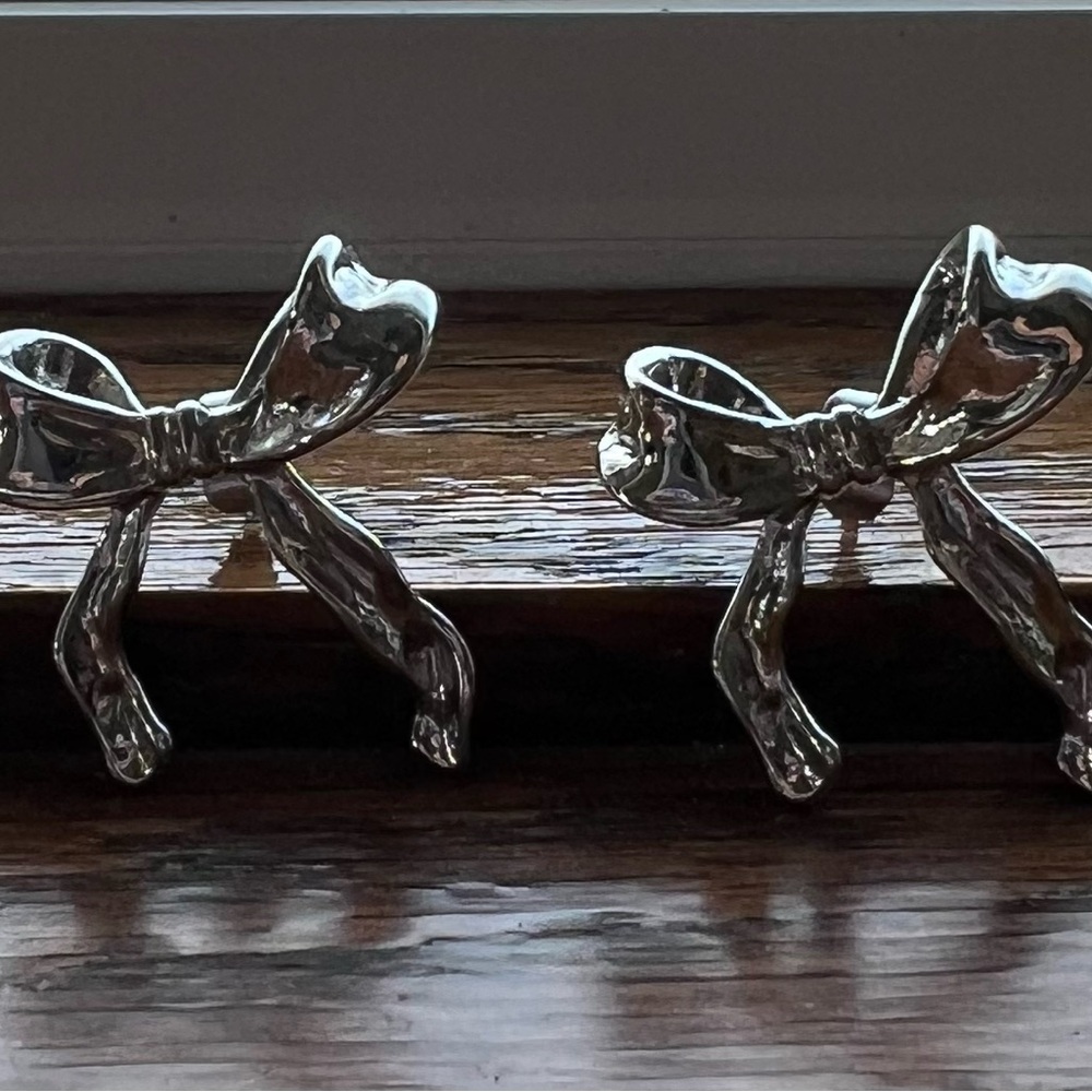 ☀️❄️Silver Bow Stud Earrings - Women Accessories